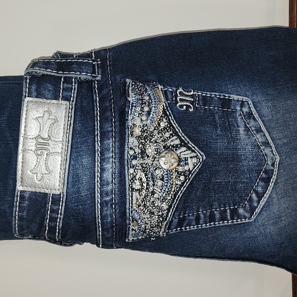 EUC Miss Me Jeans Mid-Rise Skinny Distressed Embellished 27 Color Med/Dark MK726 - Picture 3 of 9